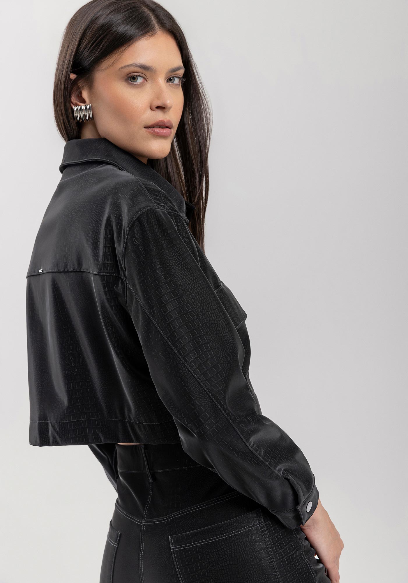 Jaqueta Curta Com Botões Em Malha Leather | Lez a Lez